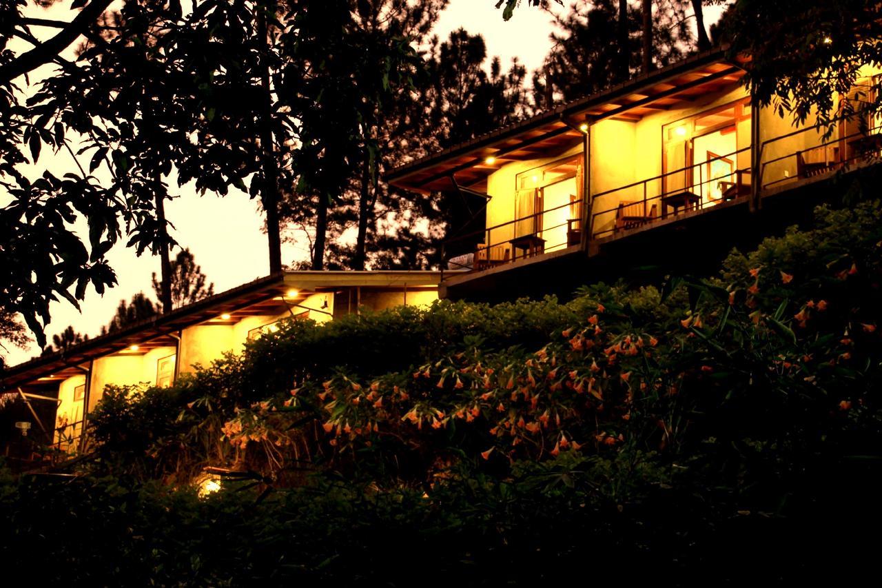 Rowinrich Cottages Ella Exterior photo